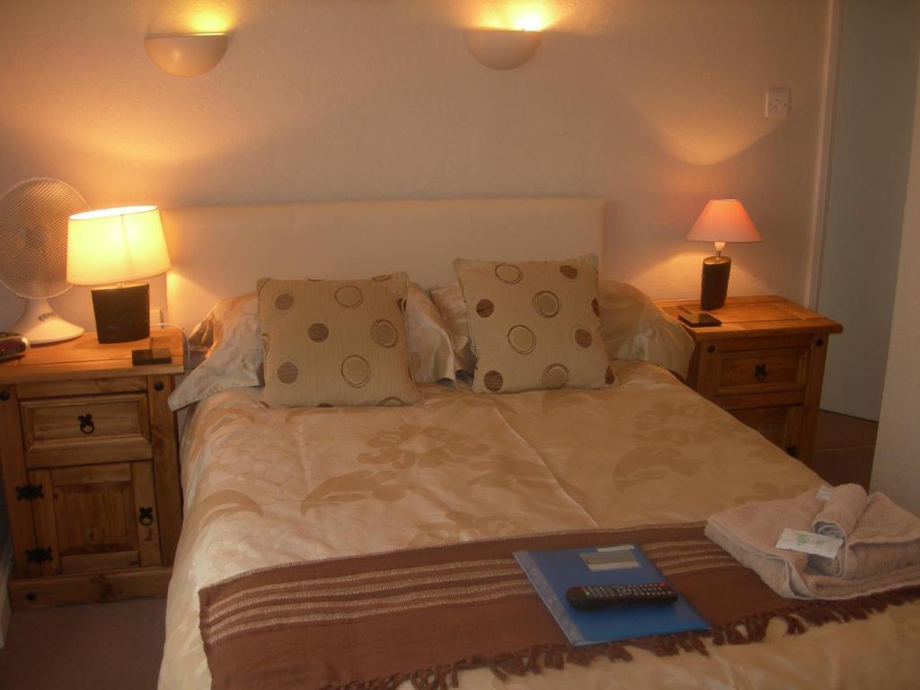 The Lodge Swindon Room photo